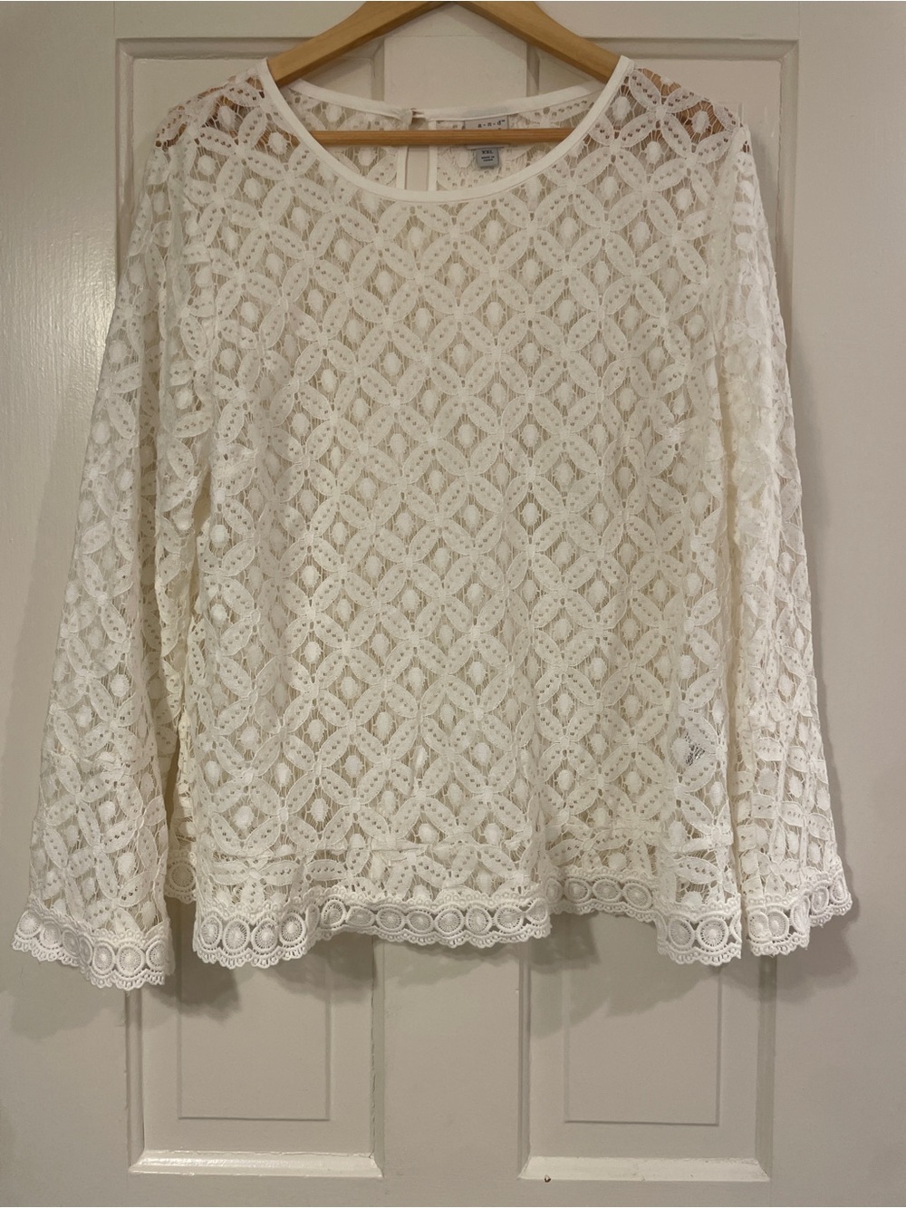 a new day White Lace Long-Sleeve Blouse